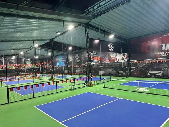 Cần Sang nhượng sân Pickleball tại phố Sài Đổng , Long Biên dt 1.500m2 gồm 7 sân Pick giá sang nh...