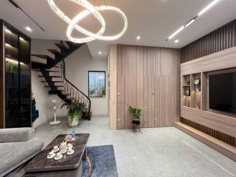 Tối nay dắt anh chị doanh nhân bên Hai Bà Trưng sang trải nghiệm căn 50m² 6 tầng thang máy phố Bạ...
