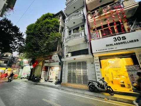 BÁN NHÀ MẶT PHỐ –VẠN BẢO- BA ĐÌNH-  VỊ TRÍ ĐẮC ĐỊA – Ô TÔ TRÁNH- KINH DOANH ĐỈNH CAO.