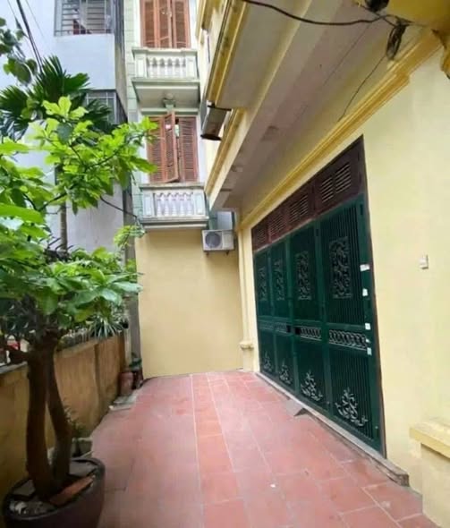 Do nhận điều chuyển công tác về BV Bạch Mai (cs Ninh Bình), chú Hùng cần nhượng lại căn nhà gia đ...