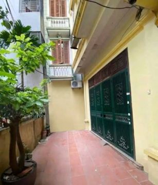 Do nhận điều chuyển công tác về BV Bạch Mai (cs Ninh Bình), chú Hùng cần nhượng lại căn nhà gia đ...