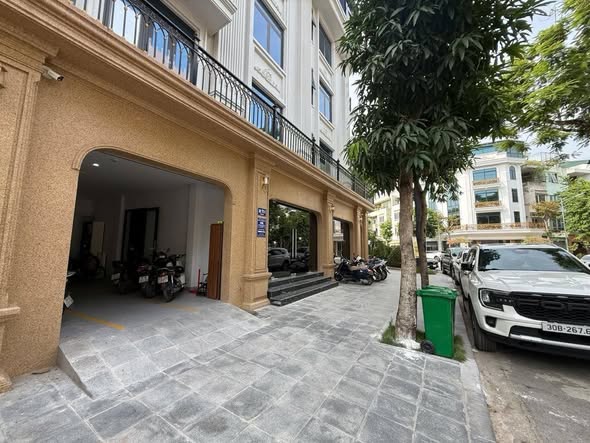 BIỆT THỰ LÔ GÓC VĂN PHÚ – 175,5M² – 5 TẦNG – MT 27M - HÀ ĐÔNG