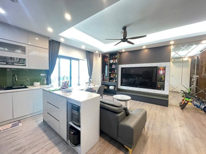 Anh trai mình cần tiền bán gấp chung cư 789 Mỹ đình tòa A, 110m2, 3 ngủ,2 WC, tầng trung, full nộ...