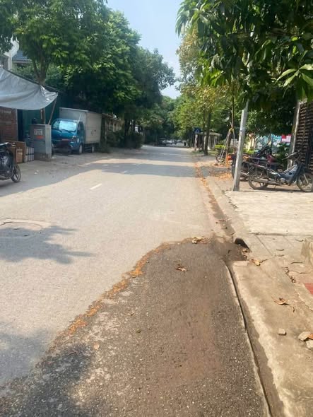 Bà Cô nhờ bán hộ Biệt Thự Tổng Cục 5 Yên xá- Văn Quán