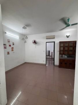 CHO THUÊ NHÀ CHUNG CƯ NGÕ 12 THẠCH BÀN – GIÁ CHỈ 4,5 TRIỆU/THÁNG