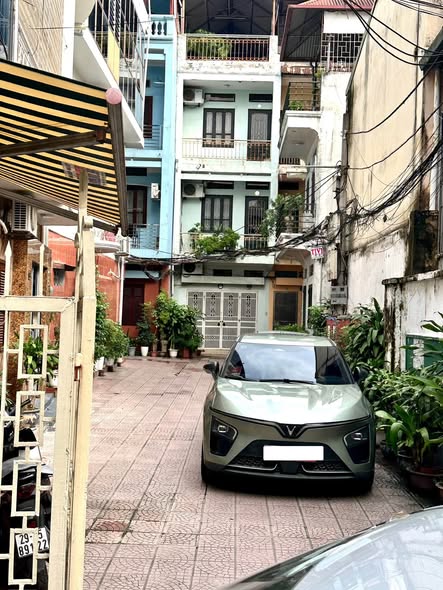 Nhà phân lô Minh Khai - Oto đỗ sát nhà - Ngõ rộng thoáng sạch sẽ - Có sân chơi rộng
