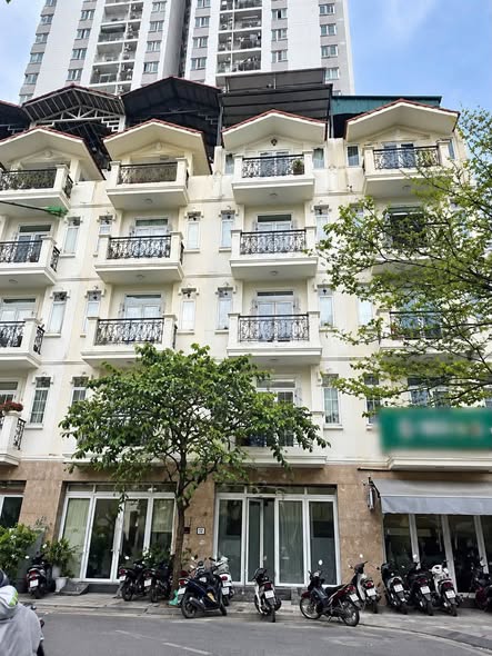Cho thuê nhà Liền kề Nguyễn Huy Tưởng, Thanh Xuân CÓ THANG MÁY