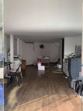 Cho thuê nhà nguyên căn mặt phố Cầu Giấy. 40m2 mặt tiền 4m x 3,5 tầng.