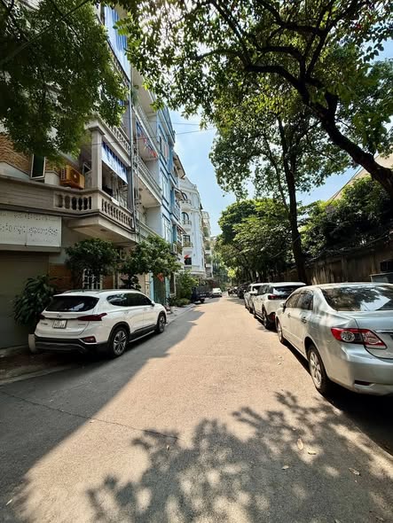 Nhà 90m xây mới 6 tầng, thang máy, full nội thất.