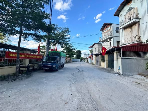 BÁN NHÀ ĐÔNG MỸ – DÂN XÂY – DIỆN TÍCH RỘNG – HƠN 5 TỶ