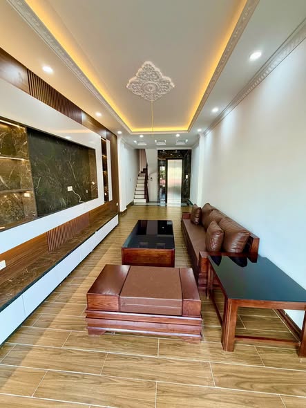 40m 6 TẦNG THANG MÁY -OTO ĐỖ CỬA- Ở TRUNG TÂM THANH TRÌ - CHỐT GIÁ NHỈNH 7TY