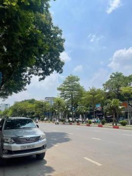 30M RA MẶT PHỐ HOÀNG QUỐC VIỆT - Ô TÔ VÀO NHÀ - ĐẤT VUÔNG ĐẸP - THÍCH HỢP XÂY CCMN VÀ BUILDING