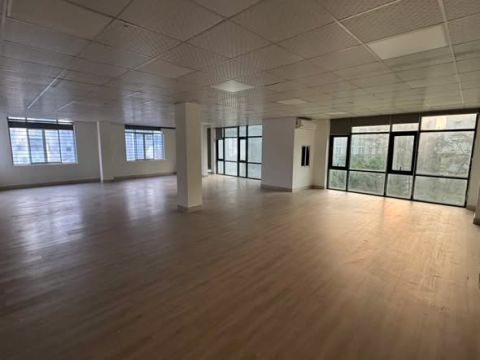 Siêu giảm giá văn phòng 140m2 lô góc tại Mễ Trì