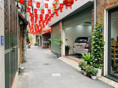 Tài chính 4 tỷ các bác sỡ hữu căn nhà 40 mét tại CHU HUY MÂN-PHÚC ĐỒNG-LONG BIÊN.gara oto không q...