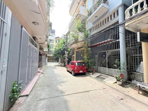 33 TỶ - NGỌC KHÁNH - 4 TẦNG - Ô TÔ TRÁNH - VỈA HÈ - KINH DOANH