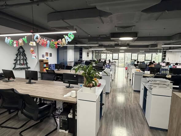 VĂN PHÒNG 230M² VIEW HỒ HẠ ĐÌNH – FULL NỘI THẤT, SẴN SÀNG VÀO LÀM VIỆC!