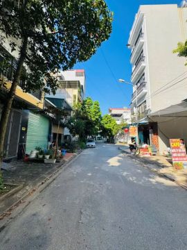 nhanh nhé Dịch Vụ khu D ( Yên Nghĩa ) 50m loanh quanh 8tỷ sẵn có nhà