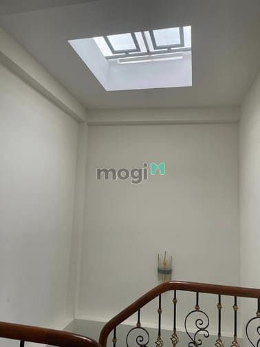 Sở hữu ngay nhà Lạc Long Quân, giá 23 tỷ, 72m2x2T, 2 thoáng, KD