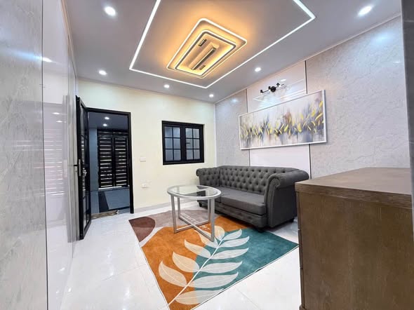 Cho thuê tập thể tầng 1 phố 8/3 Quỳnh Mai , Hai Bà Trưng