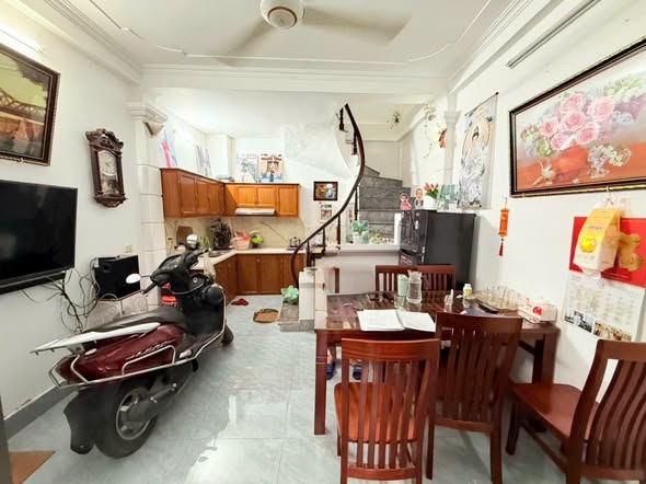 Nhỉnh 4Tỷ nhà riêng phố Tân Mai - ngõ đẹp, mặt tiền đẹp
