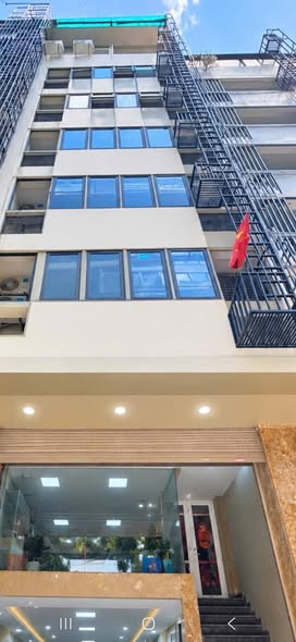 SIÊU PHẨM CỰC HOT TÒA NHÀ VĂN PHÒNG  200m*10 Tầng Cho Thuê 3,8 tỷ/năm - TRUNG TÂM QUẬN THANH XUÂN...