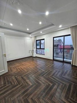 Nhà đẹp ngõ Nguyễn Văn Linh, giá 14.9 tỷ, 60m2x5T, thang máy