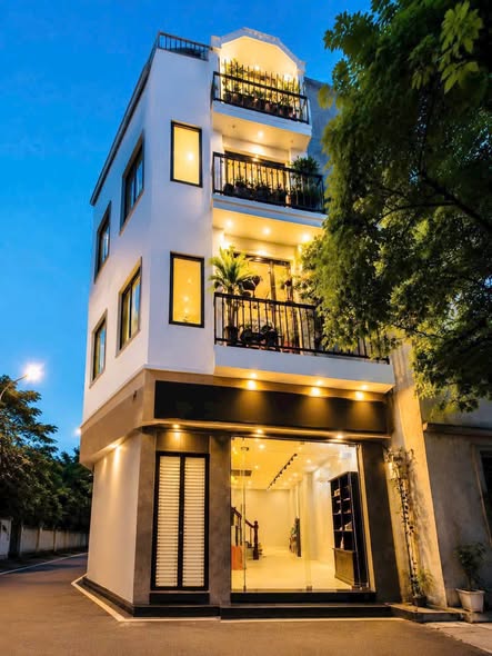 CHỈ NHỈNH 17 TỶ SỞ HỮU NHÀ LÔ GÓC 5 TẦNG- NGUYỄN CHÍ THANH- TRUNG TÂM ĐỐNG ĐA- NHÀ DÂN XÂY RẤT CH...