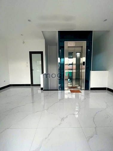 Nhà đẹp long lanh ngõ Trần Khát Chân, giá 13.5 tỷ, 45m2x5T, thang máy