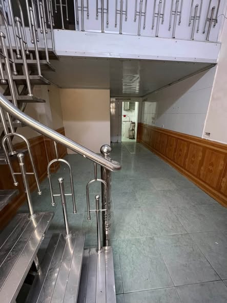 Cho thuê nhà ngõ 140 đông thiên. Ngay cạnh trường cấp 2 vĩnh hưng