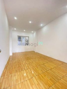 Bán nhanh nhà mặt ngõ Đội Cấn, BĐ giá 5.8 tỷ, 22m2x3T, thiện chí bán