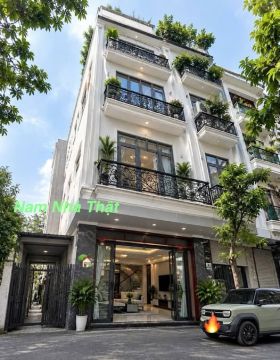 Có những căn nhà đã gắn bó với chúng ta cả một cuộc đời, nhưng rồi “quy hoạch” đến dù muốn hay kh...
