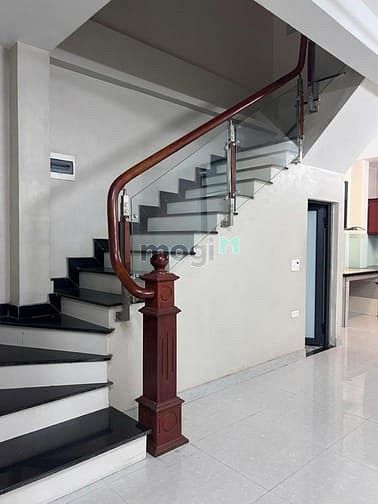 Bán nhanh nhà ngõ 218 Lạc Long Quân, giá 18 tỷ, 55m2x4T, nở hậu