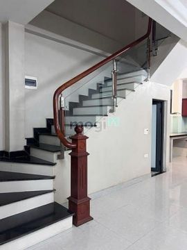 Bán nhanh nhà ngõ 218 Lạc Long Quân, giá 18 tỷ, 55m2x4T, nở hậu