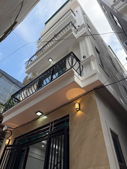 Mình cho thuê căn nhà 5 tầng ở Đông La - Hoài Đức