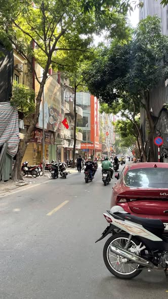 Cho thuê nhà nguyên căn mặt phố Đường Trần Quang Diệu, Ô Chợ Dừa, Đống Đa, Hà Nội