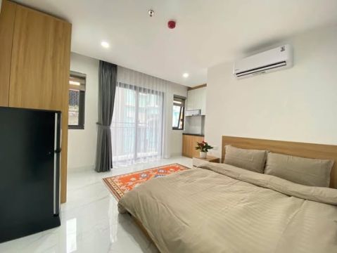 -* Siêu đẹp và uy lực: Nguyễn Khánh Toàn ô tô vào tận nhà, 7 tầng,  có 27 phòng thiết kế rất khoa...