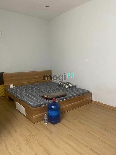 Tôi cần bán nhà ngõ Thịnh Quang, giá 8.1 tỷ, 32m2x5T, ngõ thông