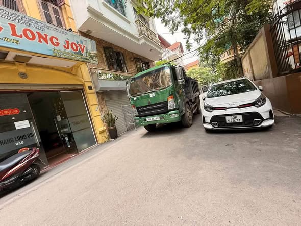 Cầu Giấy Ô Tô Tránh - Nguyễn Phong Sắc S=78m, Mặt Tiền ~5M - 2 Mặt Thoáng - Kinh Doanh - Gần Phố