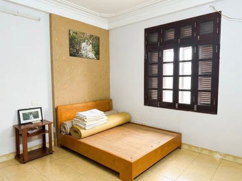 Cho thuê nhà 8 tr/ tháng- nguyên căn ngõ 100 Tây Sơn, Đống Đa...