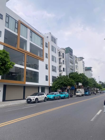 NHÀ ĐẸP NGỌC THỤY BỒ ĐỀ  -ÔTÔ ĐỖ CỬA NGÕ THÔNG XE TRÁNH-GẦN TRƯỜNG VIỆT PHÁP SÁT CÔNG VIÊN-KINH D...