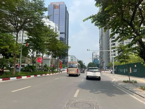 CHO THUÊ TÒA NHÀ ĐÊ LA THÀNH – GIÁ CHỈ 45 TRIỆU/THÁNG – QUÁ RẺ ĐỂ ĐẦU TƯ!
