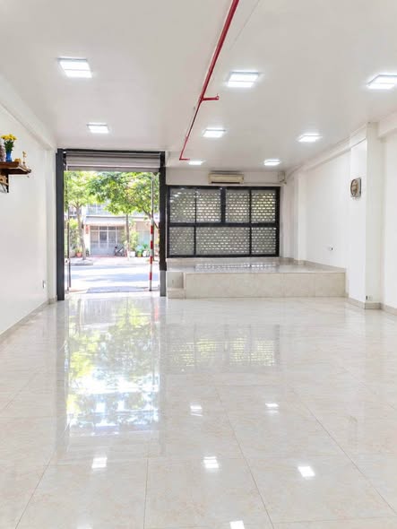 Cho thue mặt bằng kd tầng 1 tại mặt phố Phú Diễn gần ĐH Tài Nguyên & Môi Trường 90m2, khép kín, r...
