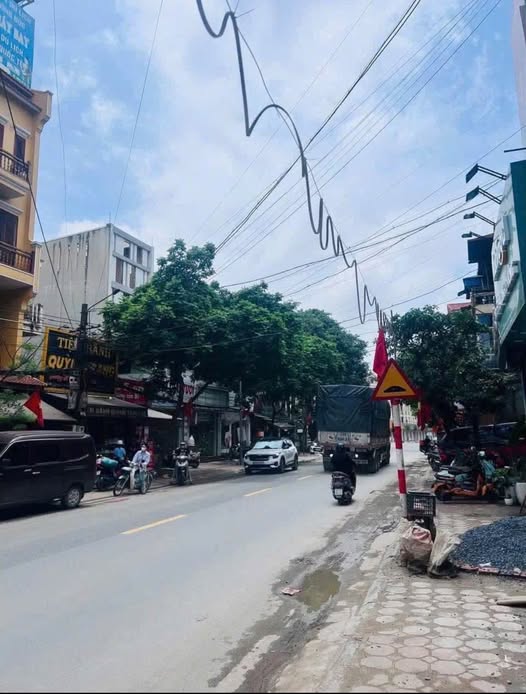 Bán nhà 3 tầng mặt đường trung tâm xã Thường Tín .