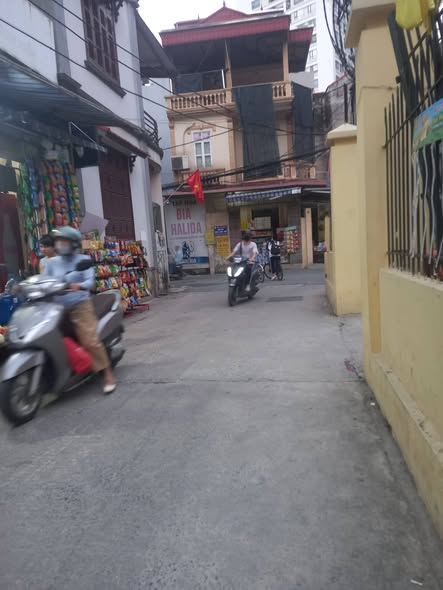 CHÍNH CHỦ NHỜ BÁN - XUÂN ĐỈNH - GẦN CV HÒAVBINHF - GẦN Ô TÔ - DÂN XÂY - FULL NỘI THẤT - NGÕ THÔNG...