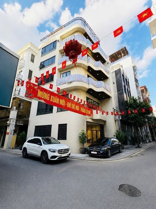 SIÊU PHẨM SÀI ĐỒNG - LÔ GÓC 3 MẶT TIỀN - THANG MÁY - GARA Ô TÔ - CHỈ 15 TỶ!