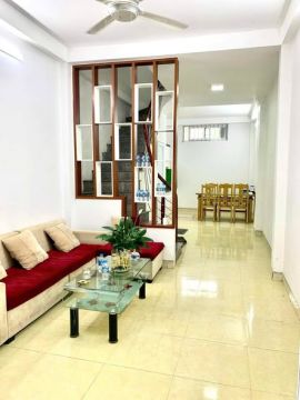 Cần cho thuê nhà 3 tầng 3 ngủ full nội thất, tại đường Yên Lộ, Yên Nghĩa