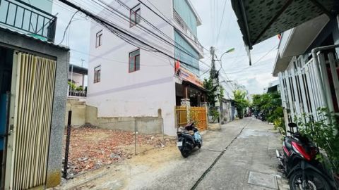 Bán đất tặng nhà Lý Ông Trọng, đối diện công viên Hòn Chồng, đi bộ ra biển 500m.