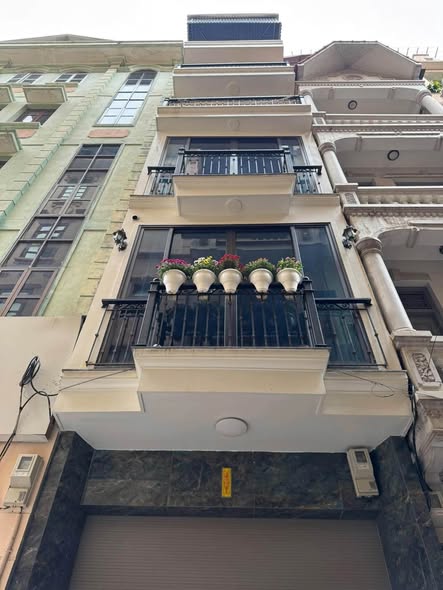 Cho thuê nhà nguyên căn ngõ phố Hoàng Sâm, Cầu Giấy CÓ GARA Ô TÔ