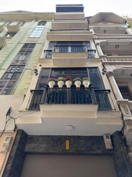 Cho thuê nhà nguyên căn ngõ phố Hoàng Sâm, Cầu Giấy CÓ GARA Ô TÔ