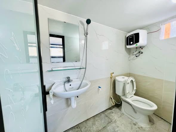 Phòng trọ gác xép ban công riêng Phú Diễn trống dọn vào luôn: